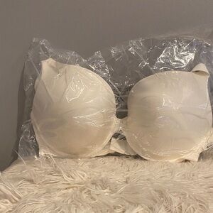 Chic Cream Women's Bra